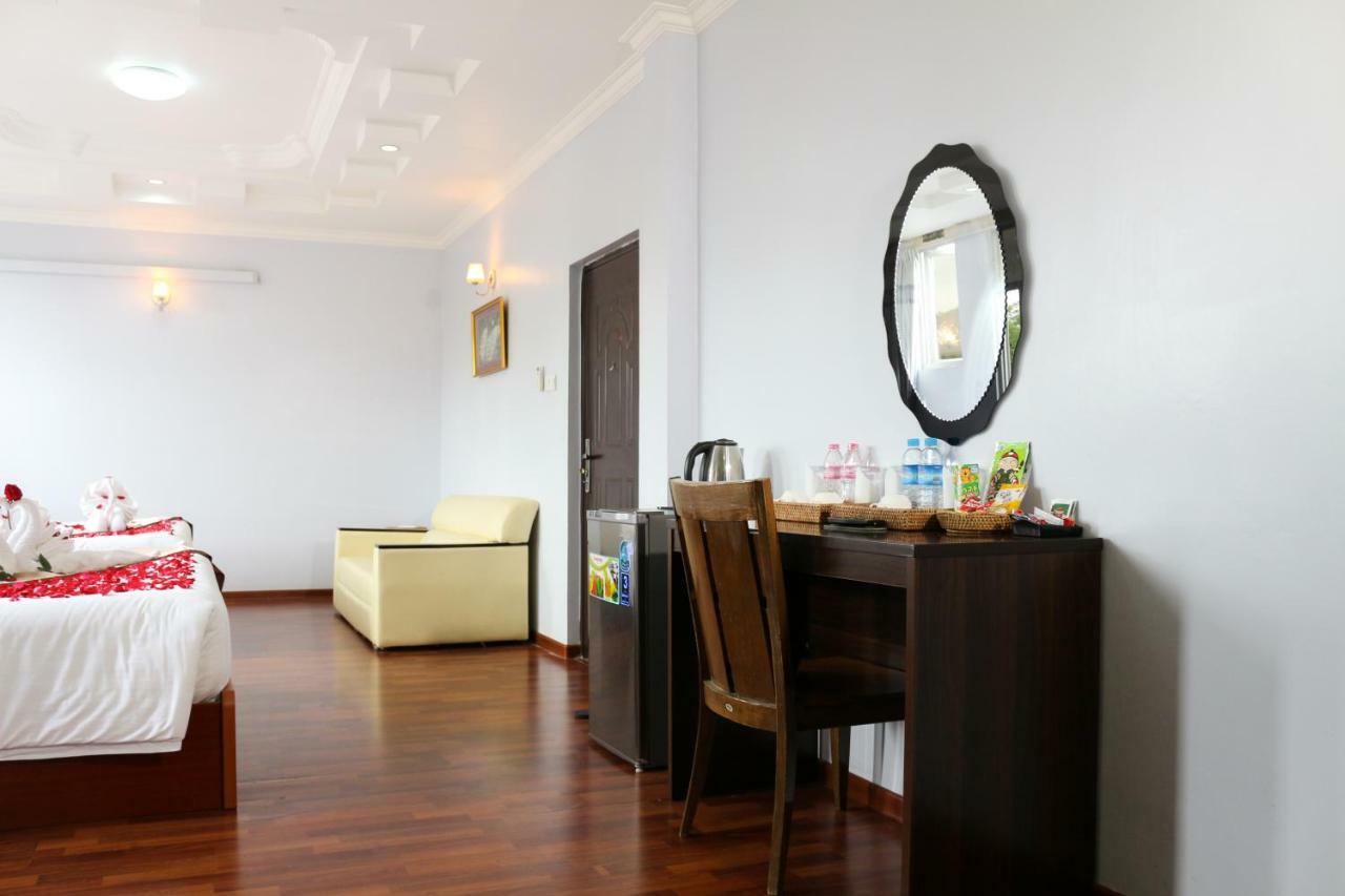 Landmark Hotel Yangon Exterior photo
